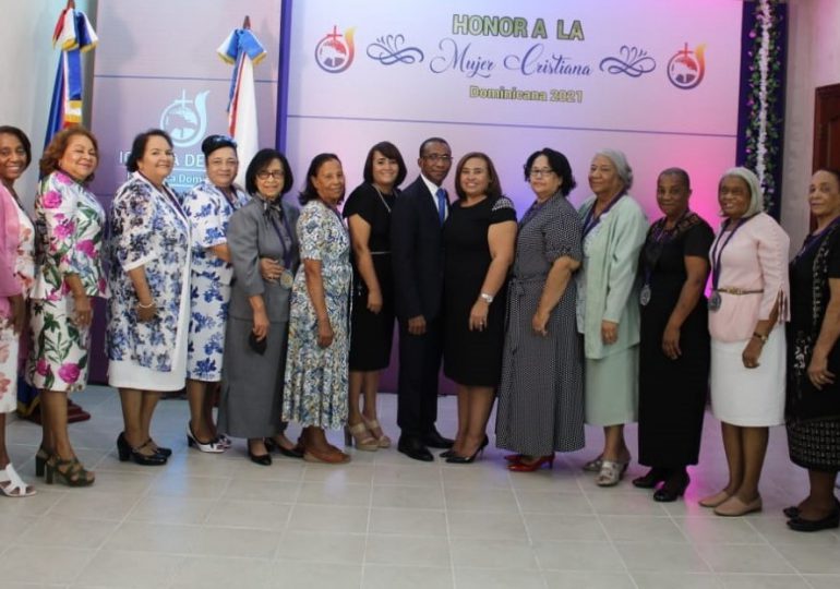 Concilio Iglesia de Dios reconoce la labor ministerial y profesional de las mujeres