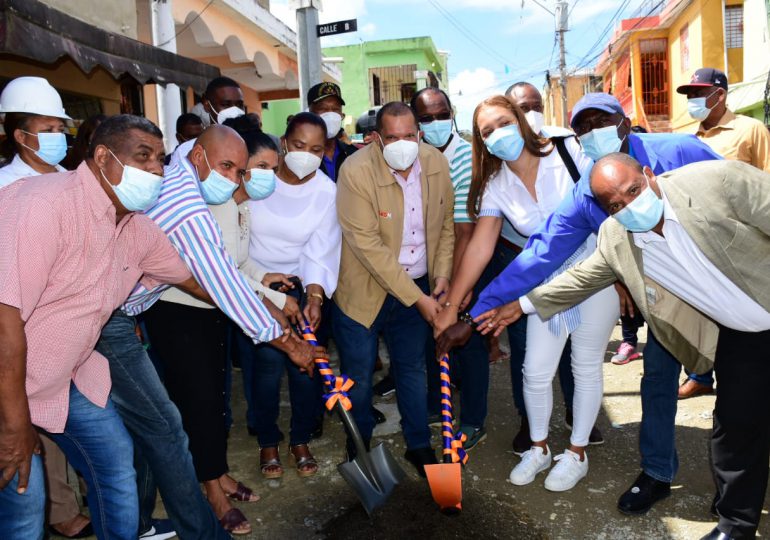 Dejan iniciadas construcción de 27 obras en Santo Domingo Norte