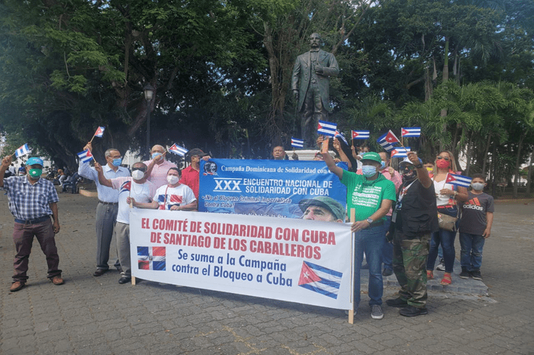 Cubanos y dominicanos exigen cese del bloqueo a la isla