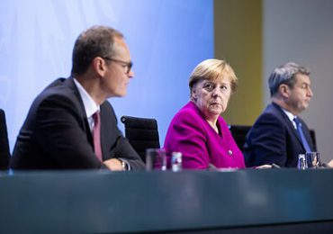Los conservadores alemanes se desgarran en la carrera para suceder a Merkel