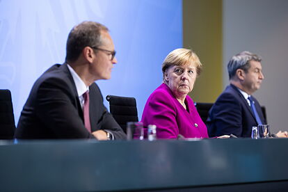 Los conservadores alemanes se desgarran en la carrera para suceder a Merkel