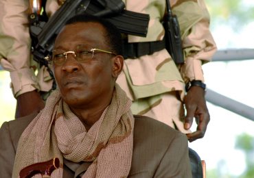 Muere el presidente de Chad tras resultar herido en el frente de batalla