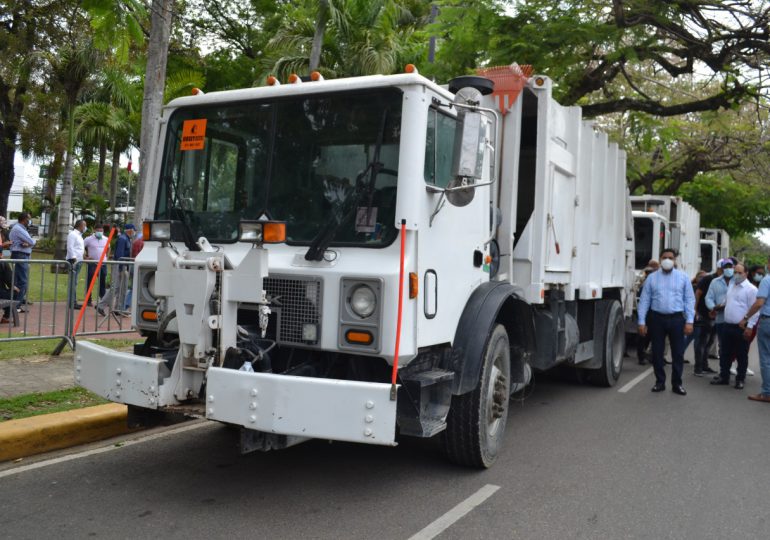 Alcaldía de La Vega invierte RD$ 9 MM en cuatro camiones compactadores