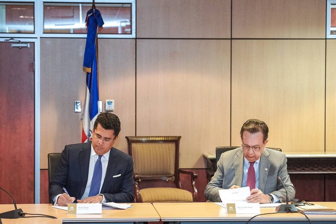 Ministerio de Turismo firma acuerdo con Banco Central