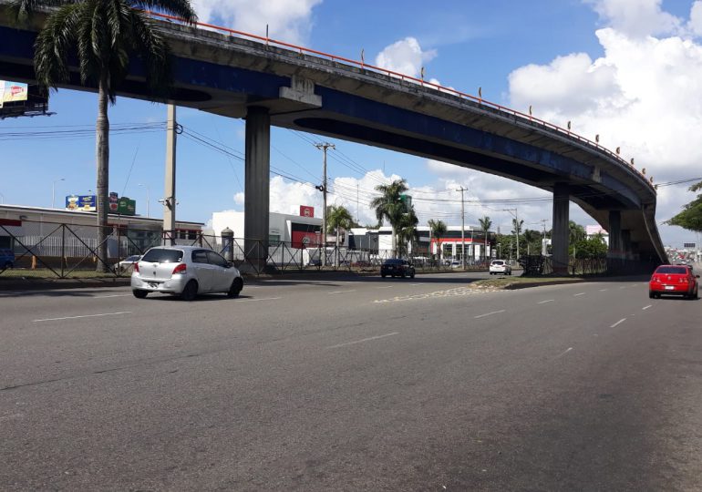 VIDEO | Santo Domingo con poca actividad económica este Sábado Santo; principales avenidas lucen despejada