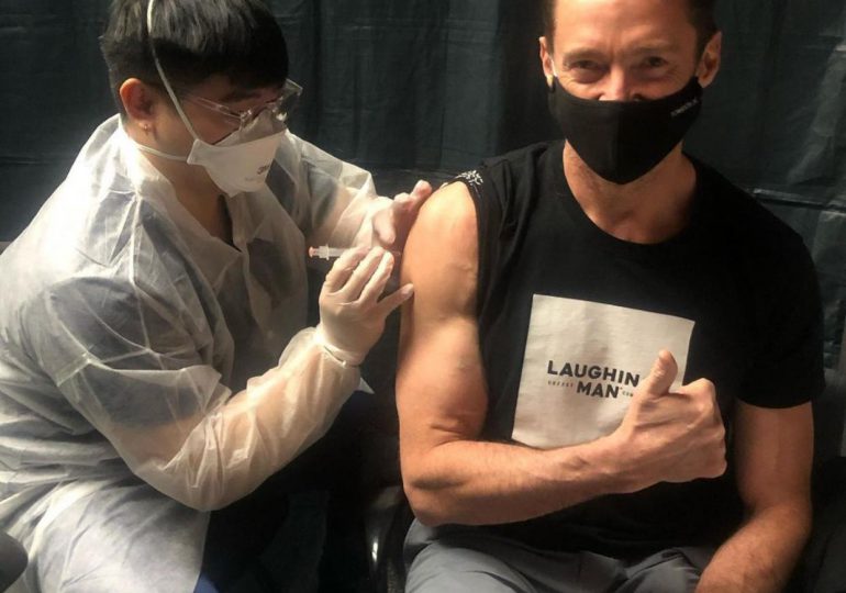 «Wolverine» se vacuna contra el COVID-19