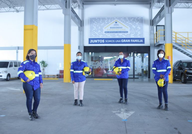 Gerdau Metaldom integra primera generación de mujeres a operaciones de sus plantas