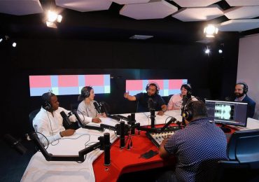 Alofoke Music Group presenta su nuevo programa "Esto No Es Radio"