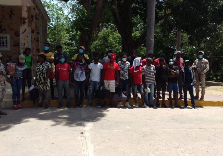 CESFRONT detiene cientos de haitianos que intentaron entrar al país ilegalmente