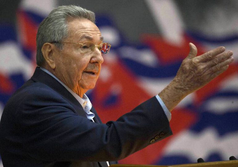 Raúl Castro se despide y propone diálogo "respetuoso" con EEUU