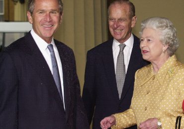 El príncipe Felipe representó al Reino Unido "con dignidad", dice Bush