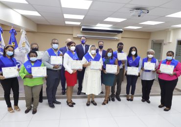 Consejo Nacional de Drogas entrega certificados a 56 líderes de la Pastoral de Salud