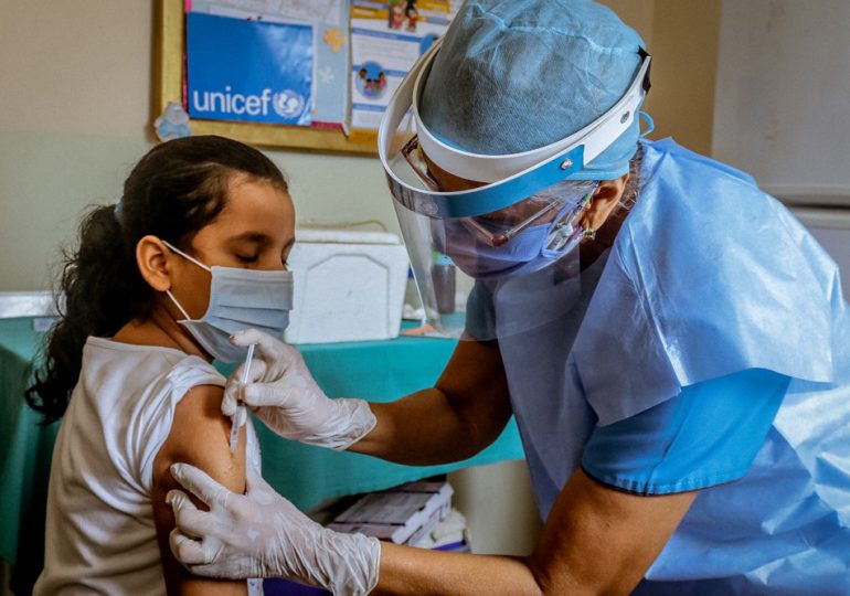 UNICEF advierte COVID-19 ha reducido la cobertura regular de vacunación de niños y niñas en RD