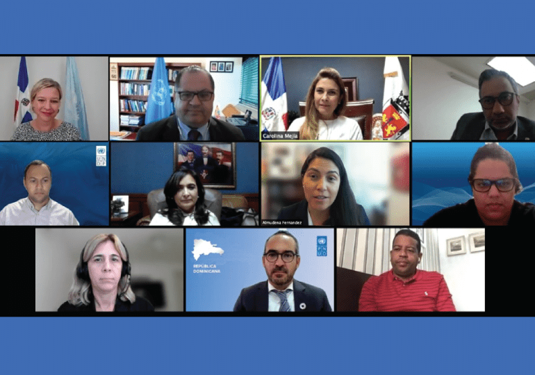 Entregan virtualmente plataforma de interacción ciudadana a la alcaldesa Carolina Mejía