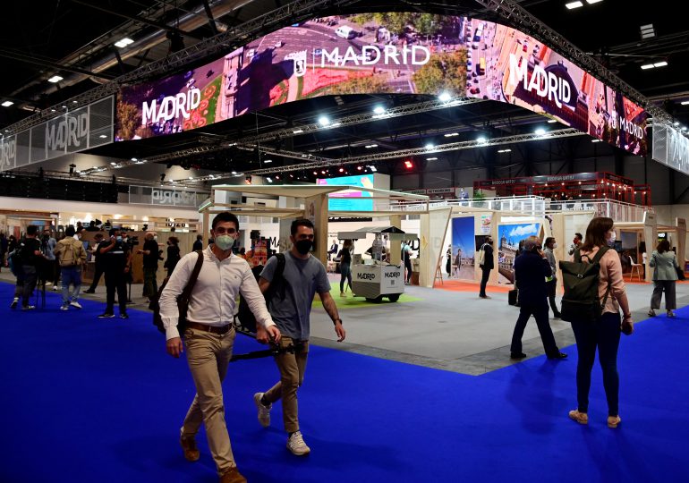 Feria turística en Madrid recibe a una multitud de visitantes