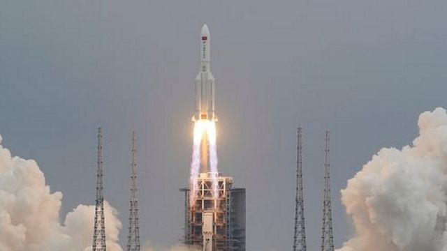 Un segmento del cohete chino se desintegró sobre el océano Índico