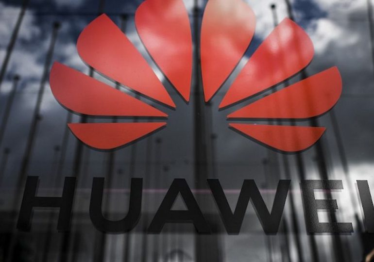 Presidente de Huawei llama a incursionar en software para enfrentar sanciones de EEUU