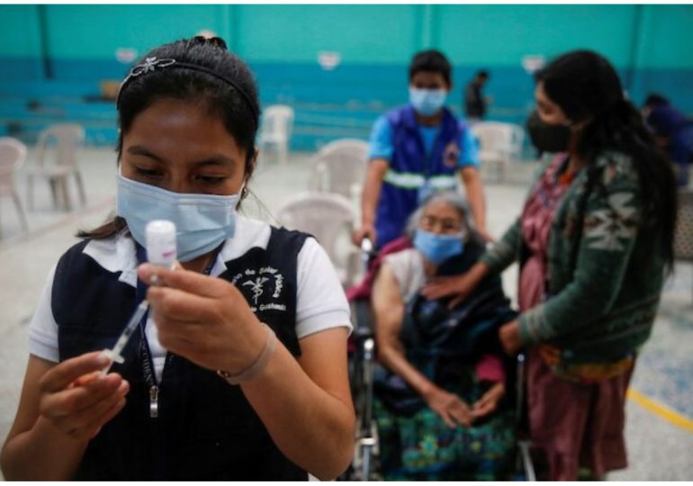 Manifestantes reclaman en Guatemala renuncia del presidente por escasez de vacunas contra covid