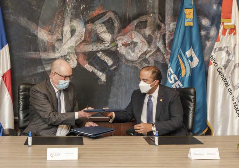 Banreservas y Archivo General firman acuerdo de cooperación