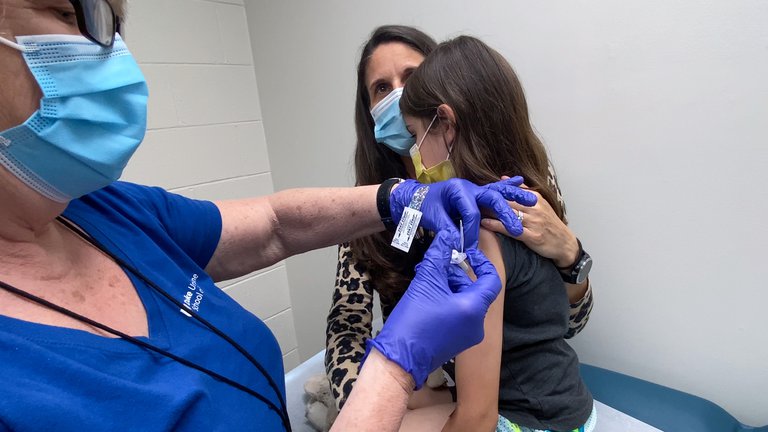 ¿Las vacunas contra el COVID-19 para niños serán diferentes a las de los adultos?
