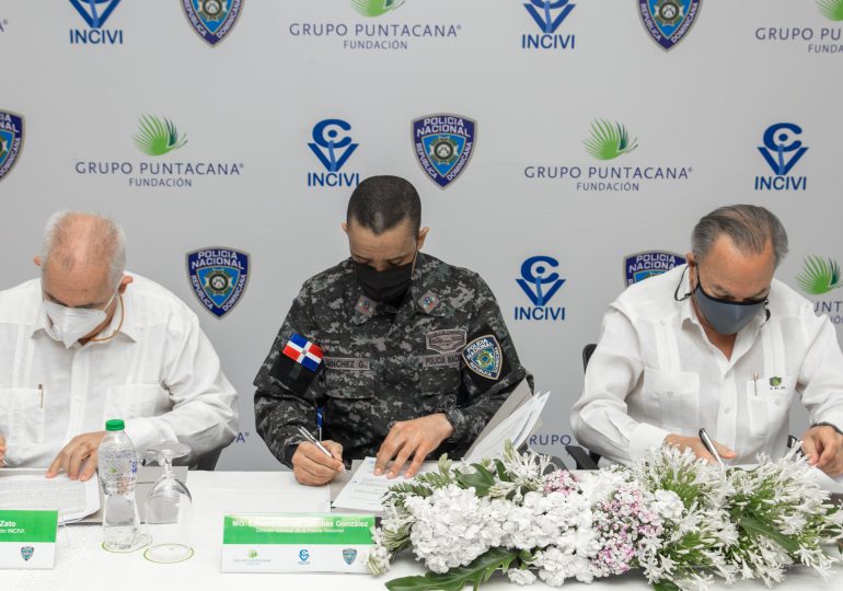 Fundación Grupo Puntacana e INCIVI firman acuerdo de colaboración con la Policía Nacional