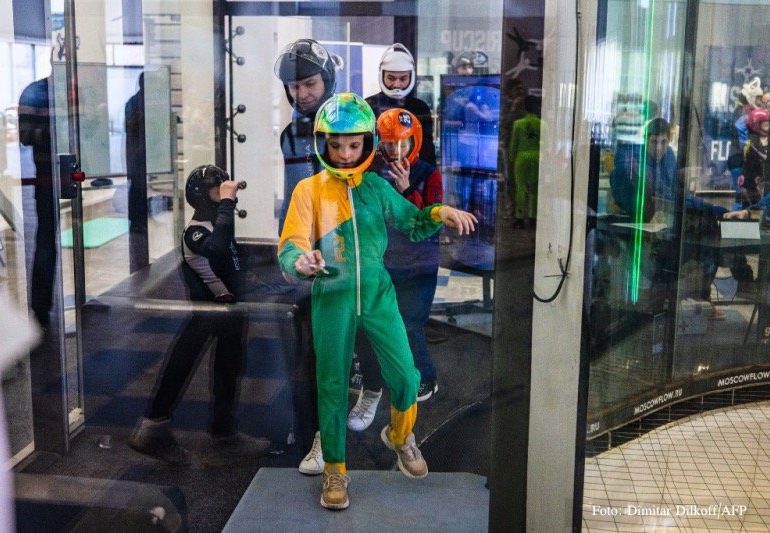 Niños rusos con parálisis cerebral vuelan para mejorar su movimiento