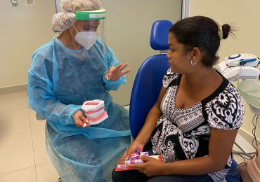 Colgate realiza jornadas odontológicas en hospitales materno-infantiles