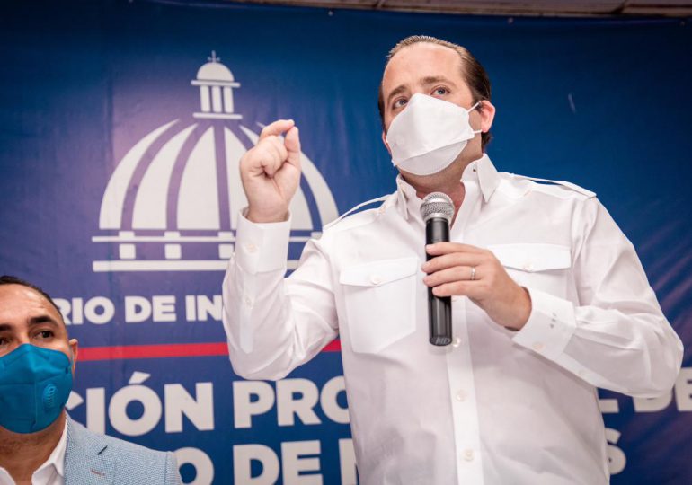 Ignacio Paliza entrega aporte al obispado de SPM,  de más de seis millones de pesos