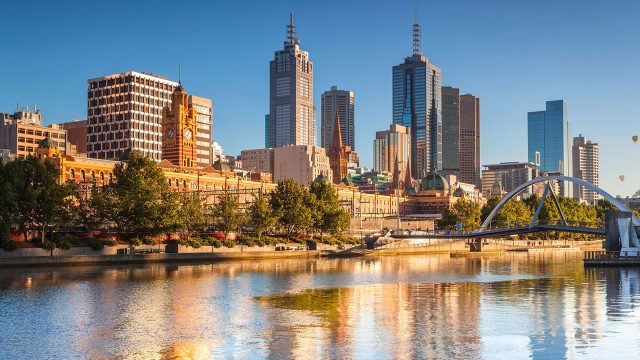 Australia ordena cierre por covid en su segunda ciudad más poblada