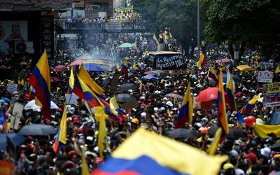 Colombianos vuelven a protestar contra Duque pese a jornadas sangrientas