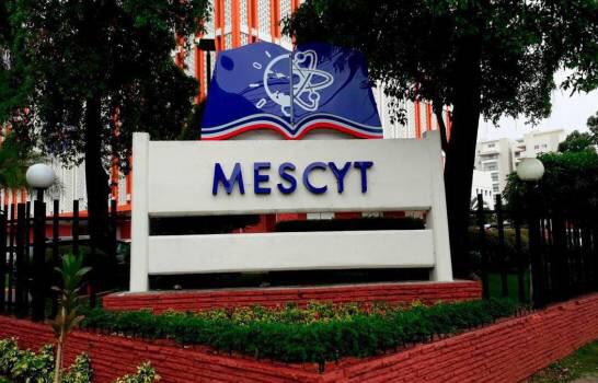MESCYT anuncia profesores de universidades podrán vacunarse a partir de este lunes