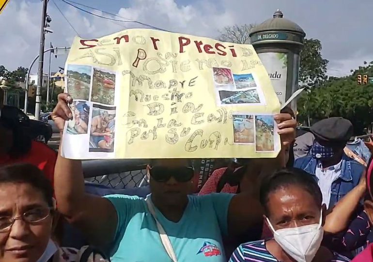 VIDEO | Desalojados del sector La Mina SDE, piden reubicación; se declaran en indigencia
