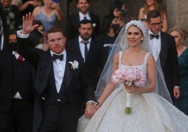 Canelo Álvarez se casa por la iglesia en la Catedral de Guadalajara