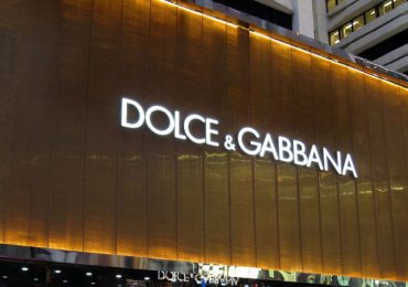 Fiscalía rusa busca prohibir  anuncios de besos entre personas del mismo sexo de Dolce & Gabbana