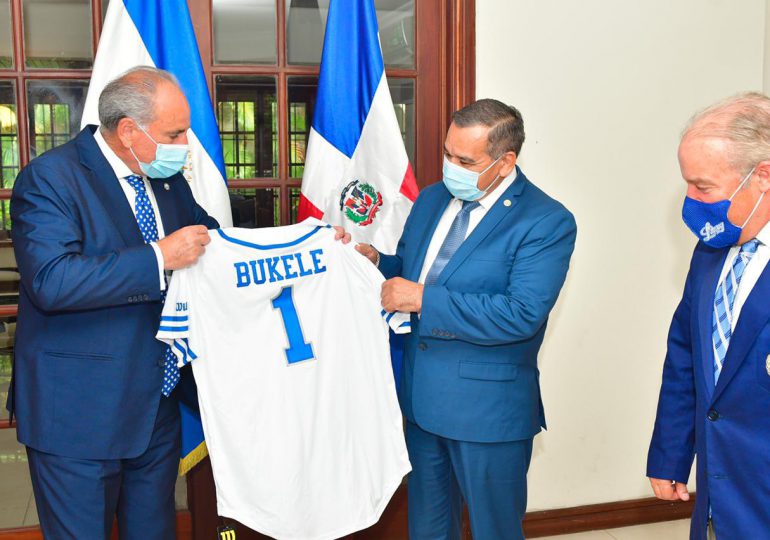 Licey invita a presidente Nayib Bukele a lanzar primera bola