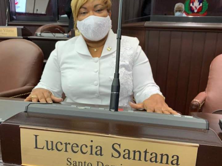Diputada Lucrecia Santana  insta a munícipes SDN a acudir a vacunarse contra el Covid-19