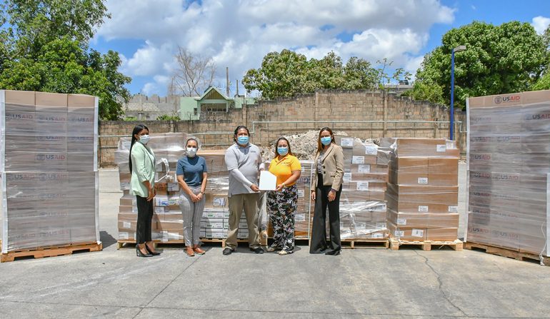 “Sanar una Nación” dona 50 millones en alimentos y medicamentos a CONAPE