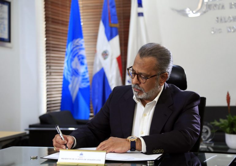 Abinader otorga Plenos Poderes a Marte Piantini para suscribir acuerdo de servicios aéreos con Guatemala