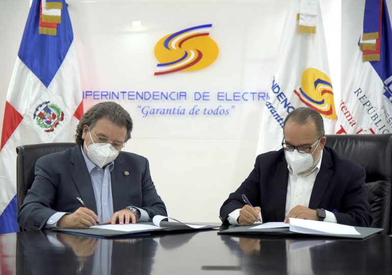 Superintendencia de Electricidad y Siuben firman acuerdo de colaboración interinstitucional