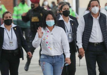 Keiko Fujimori denuncia "indicios de fraude" en balotaje en Perú