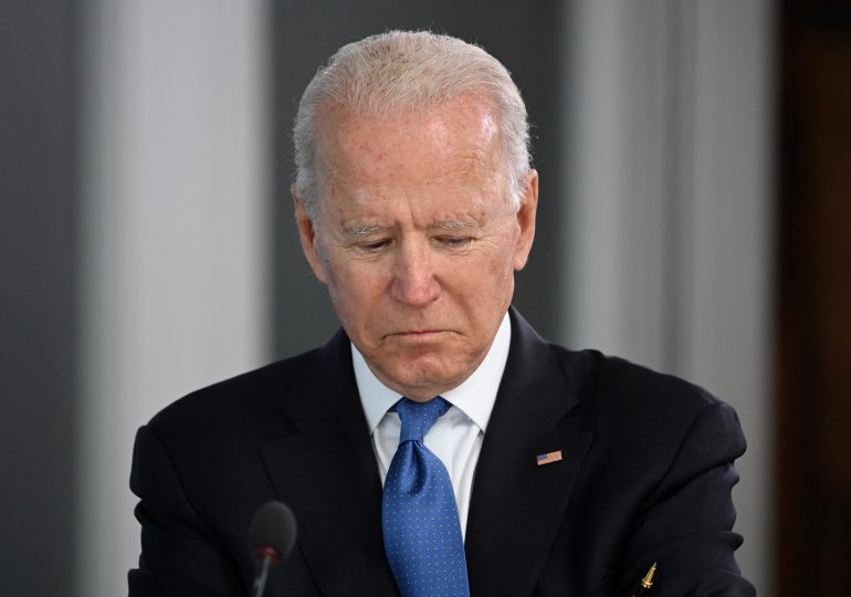 Biden, bajo presión, defiende las "difíciles" evacuaciones de Afganistán