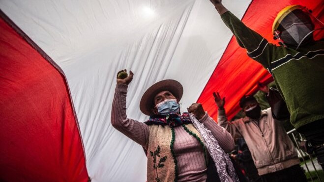 Temor en zonas de Lima ante eventual victoria de socialista en Perú
