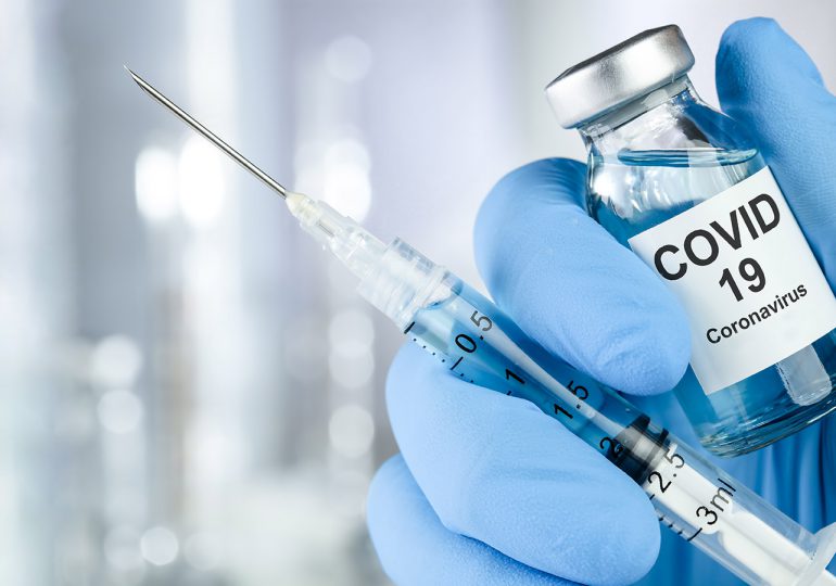 EE.UU y Reino Unido ya estudian dar dosis de refuerzo de vacunas contra el COVID-19