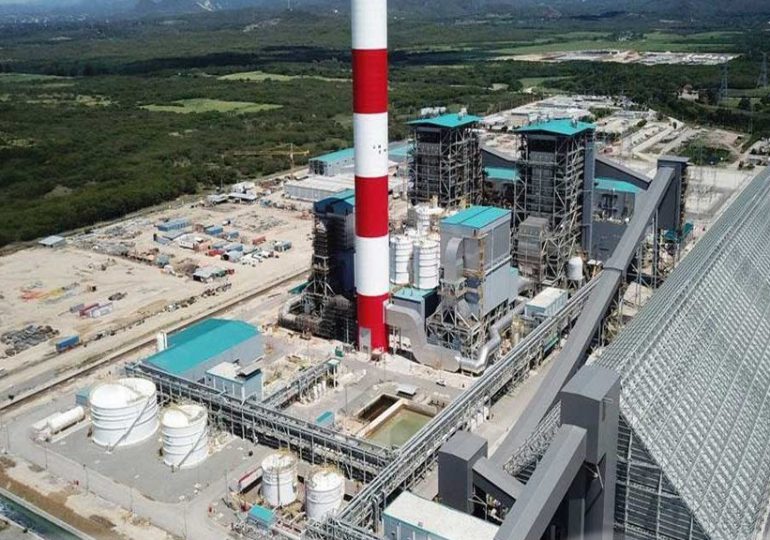 Abinader crea mediante decreto fideicomiso para administrar termoeléctrica Punta Catalina