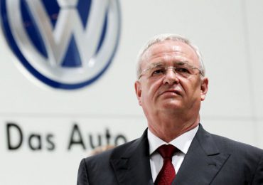 Expresidente de Volkswagen pagará suma récord al grupo por el Dieselgate