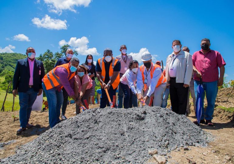 Gabinete de Política Social cambiará pisos de tierra  a familias de San Juan y Azua