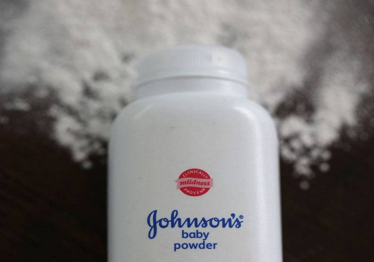 Johnson & Johnson tendrá que pagar USD 2.100 millones por vender talco cancerígeno