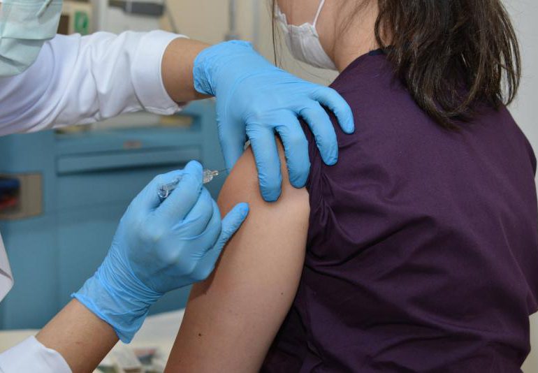 ¿Será necesario un refuerzo de las vacunas COVID? Qué se sabe hasta ahora