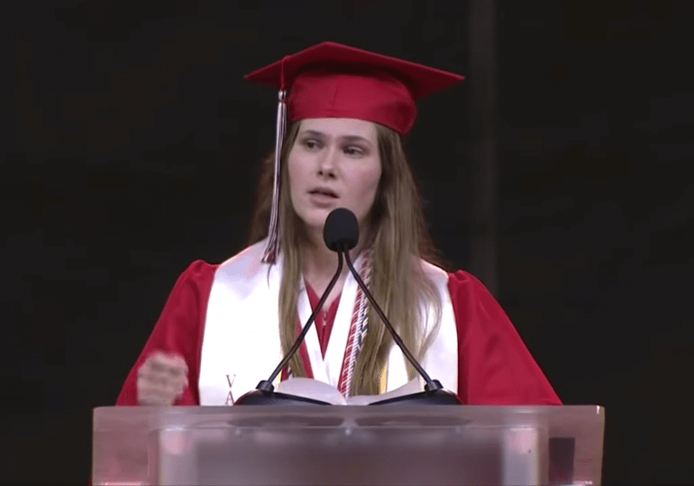 Adolescente de EEUU se hace viral con un discurso a favor del aborto