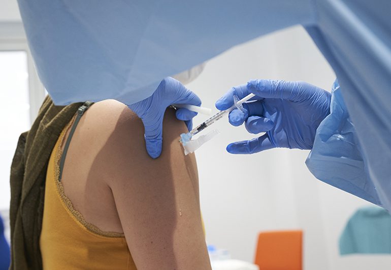 A partir de mañana MSP comienza a aplicar vacuna Pfizer a mayores de 12 años
